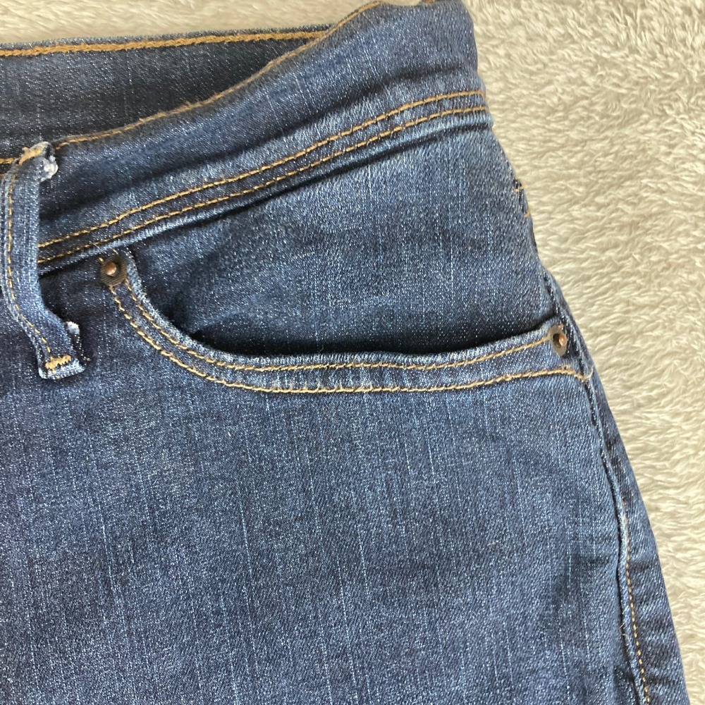 Levi's Women's 512 Perfectly Slimming Straight‎ Leg Jeans Dark Wash Size 10 - Picture 4 of 16